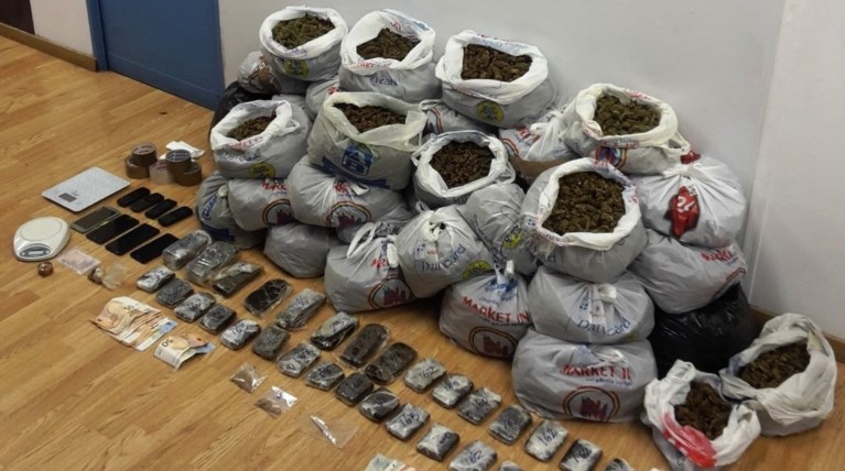 Τρεις συλλήψεις για εμπορία και διακίνηση ναρκωτικών