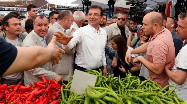 Δημοσκόπηση Κωνσταντινούπολη: Προβάδισμα Ιμάμογλου έναντι του Ερντογάν