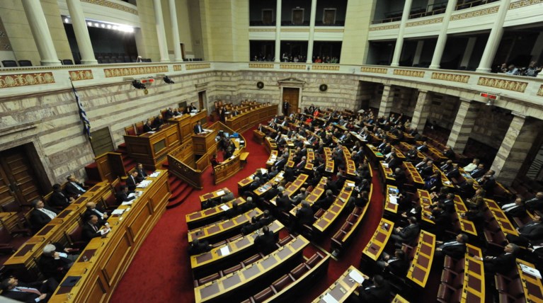 Σκέψεις στο Μαξίμου να κρατήσουν ανοικτή τη Βουλή έως τις 10 Ιουνίου