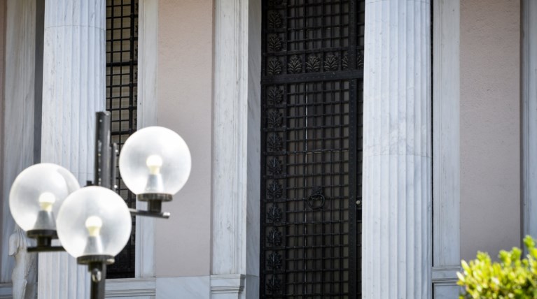 Μαξίμου: «Η στάση της ΝΔ είναι πρωτοφανώς αλαζονική & αντισυνταγματική»