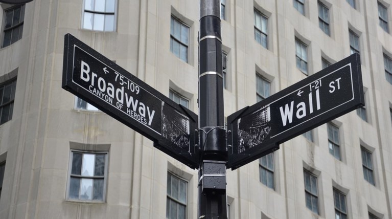 Απώλειες στη Wall Street μετά τις απειλές Τραμπ για δασμούς στο Μεξικό