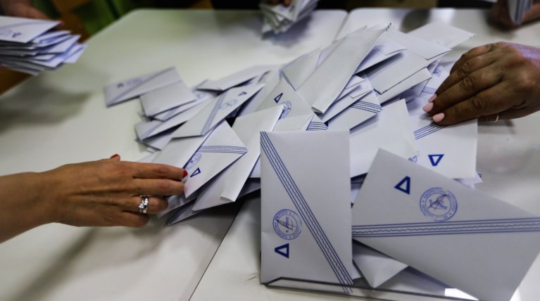 Αυτοδιοικητικές εκλογές: Δύο ντέρμπι σε περιφέρειες και Δήμους