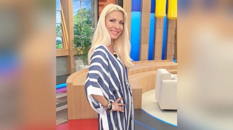 Ελένη Μενεγάκη: Το άλογο και η υπέροχη βουτιά της κόρης της [Εικόνες]