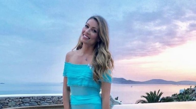 Μαριέττα Χρουσαλά: Βάφτισε τον γιο της με υπέροχο γαλάζιο φόρεμα [φωτο]