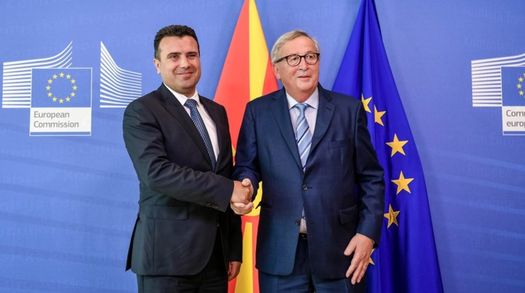 Γιούνκερ: «Μεταξύ δύο κρατών οι "Πρέσπες" και όχι δύο κυβερνήσεων»
