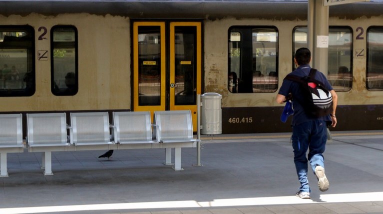 Υπεγράφη η σύμβαση για επέκταση του Προαστιακού στο Λουτράκι