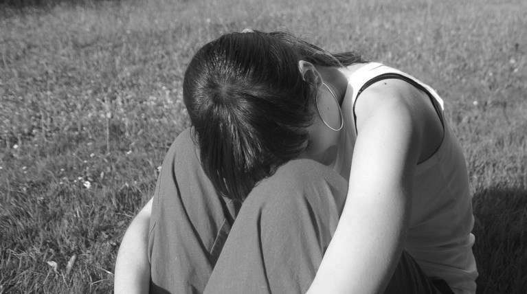 Διεθνής Αμνηστία: Απαράδεκτος ο ορισμός του βιασμού στο νέο ΠΚ