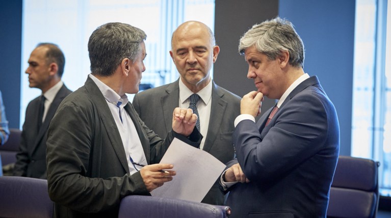 Επιμένει το ΥΠΟΙΚ για το πλεόνασμα παρά την έκθεση της Κομισιόν