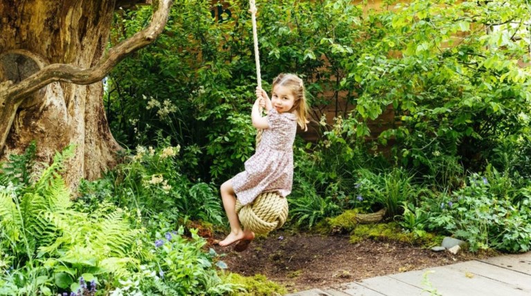 Πρωτάκι στο ανατρεπτικό σχολείο της ελίτ η πριγκίπισσα Σάρλοτ