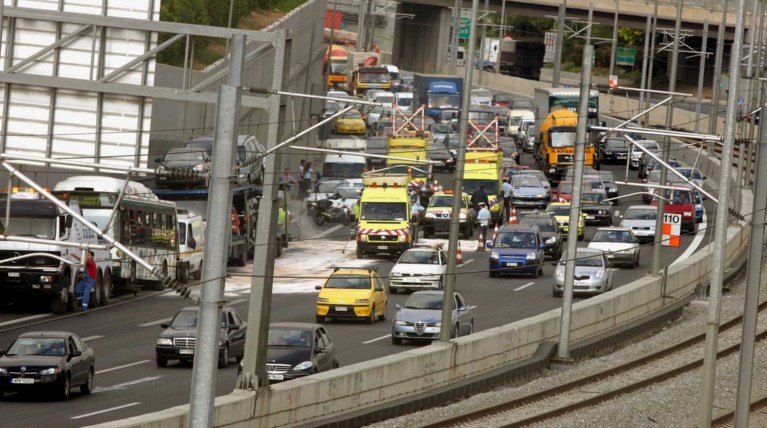 Μποτιλιάρισμα στην Αττική Οδό, στο ρεύμα προς Μαρκόπουλο