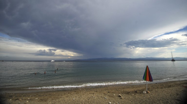 Μίνι κακοκαιρία με σποραδικές καταιγίδες