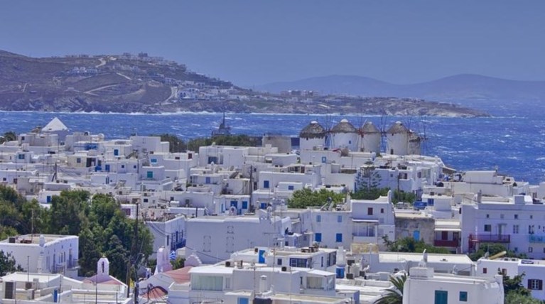 Ραφήνα: Καταστηματάρχης της Μυκόνου συνελήφθη για σωματεμπορία