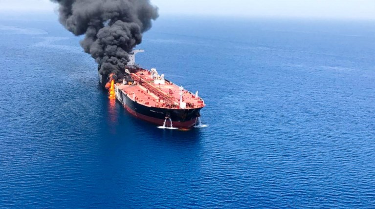 Κόλπος του Ομάν: Διεθνής ανησυχία για τις επιθέσεις στα 2 τάνκερ