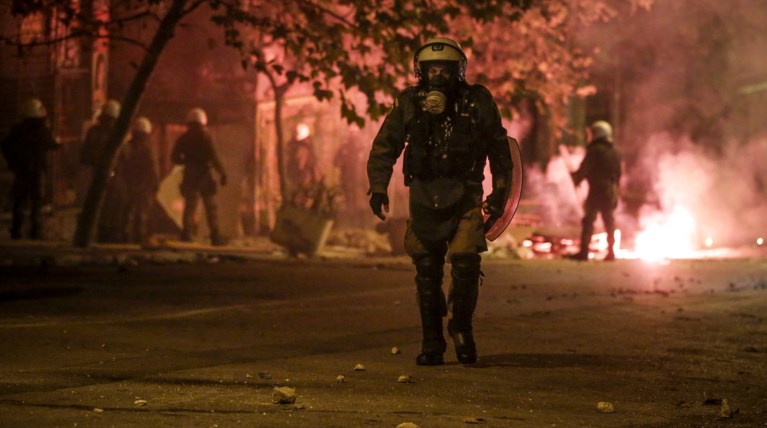 Επεισόδια με μολότοφ στην Πατησίων - Δύο συλλήψεις
