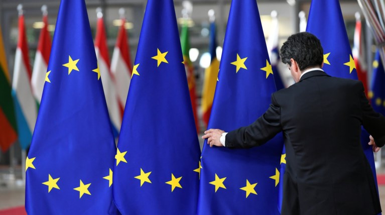 ΕΕ: «Φρένο» στις ενταξιακές διαπραγματεύσεις για Αλβανία & Β. Μακεδονία