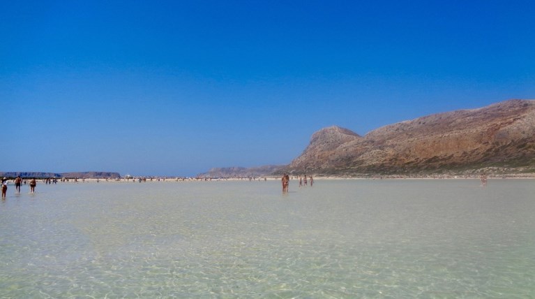 Κάλεσαν Πυροσβεστική να ανεβάσει υπέρβαρη τουρίστρια στον Μπάλο