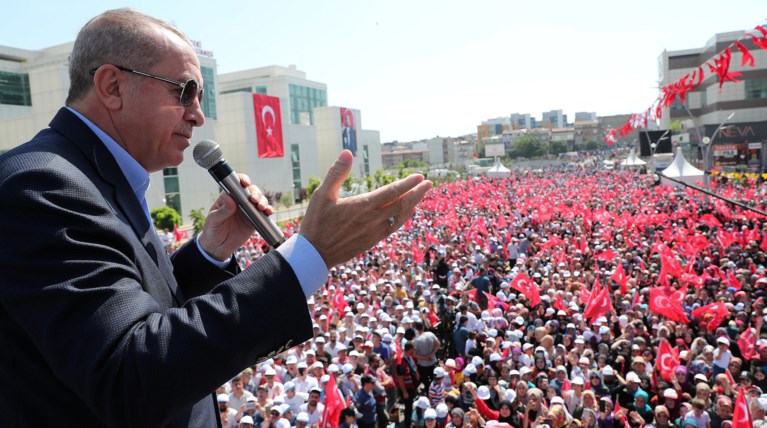 Ερντογάν: "Οι Έλληνες χάρηκαν με το αποτέλεσμα στην Κωνσταντινούπολη"