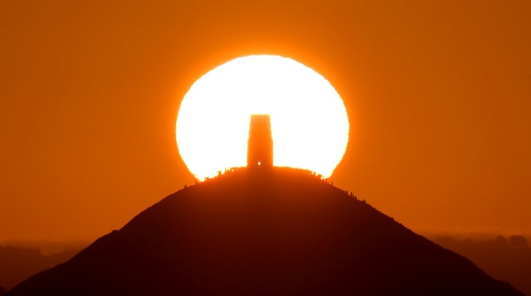 Εντυπωσιακές φωτογραφίες από το θερινό ηλιοστάσιο στη Μεγάλη Βρετανία