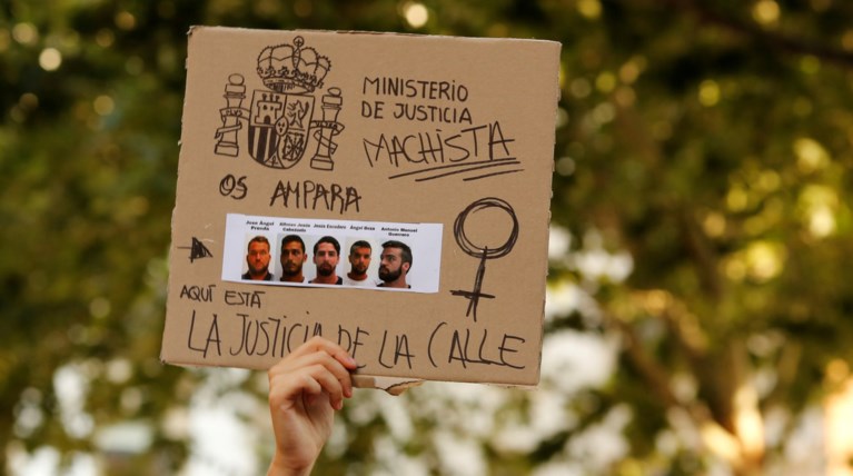 Ισπανία: 15 χρόνια φυλακή στους  πέντε άνδρες της "αγέλης" για βιασμό