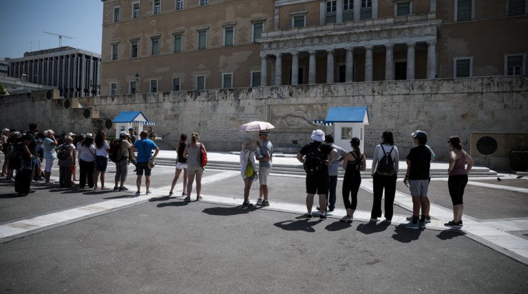 Μύθοι & αλήθειες για το εισόδημα της μεσαίας τάξης στην Ελλάδα