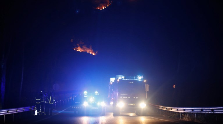 Ισπανία: Εκτός ελέγχου μαίνεται η πυρκαγιά στην Καταλονία