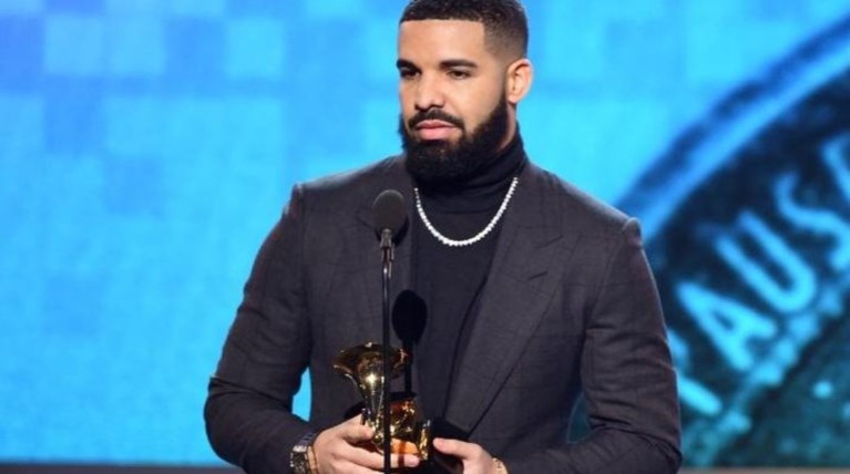 O Drake έχει πλέον περισσότερες επιτυχίες από τους Beatles