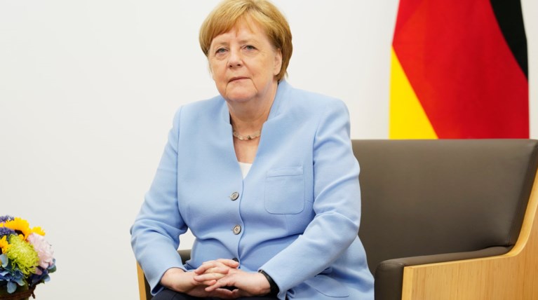 Η Μέρκελ για το τρέμουλο: Δεν έχω κάτι να αναφέρω, είμαι καλά