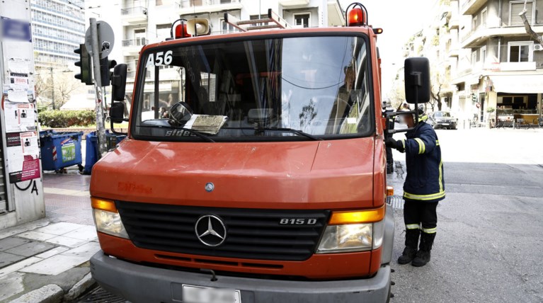 Φωτιά στο Κατράκειο Θέατρο στη Νίκαια
