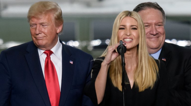 Τραμπ: Οι ξένοι ηγέτες αγαπούν την Ιβάνκα