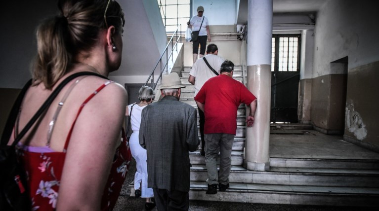Πώς ψήφισαν νέοι, συνταξιούχοι, δημόσιοι & ιδιωτικοί υπάλληλοι