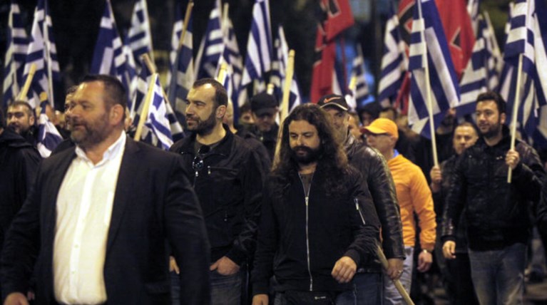 Euractiv: Οι Έλληνες διώχνουν τους νεοναζί από το κοινοβούλιο