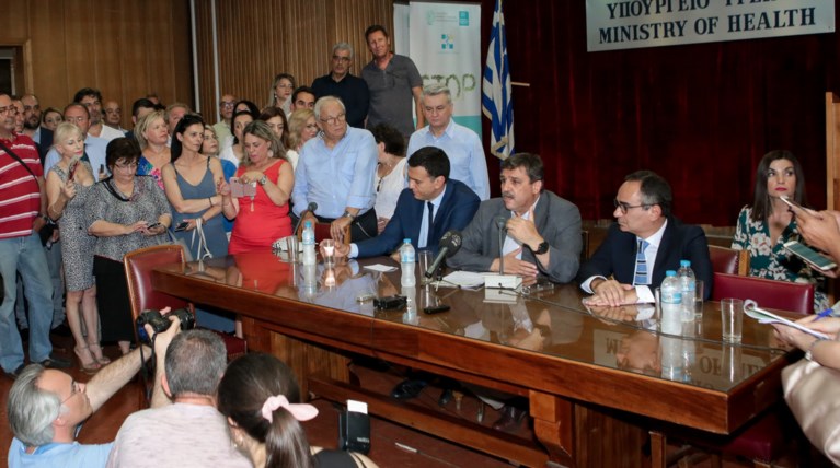 Χωρίς τον Πολάκη η παράδοση - παραλαβή στο υπουργείο Υγείας