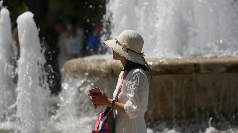 Ο καιρός των άκρων: Τετάρτη με 43 βαθμούς και… χαλάζι