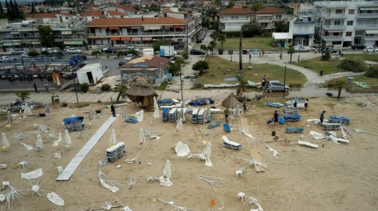 Αγώνας δρόμου για την αποκατάσταση της ηλεκτροδότησης στην Χαλκιδική