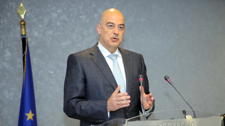 Ο Δένδιας ενημέρωσε Μητσοτάκη και αναχωρεί για τις ΗΠΑ