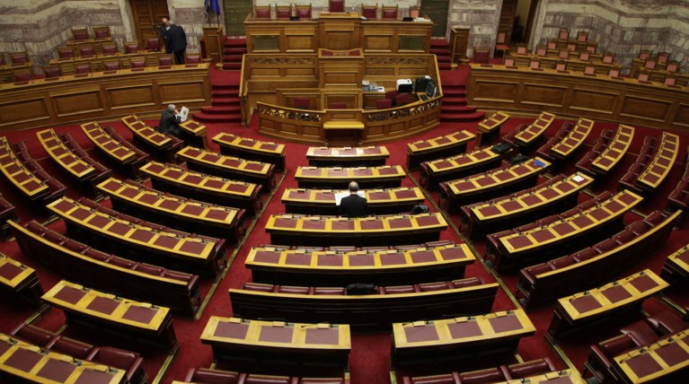 Οι νέοι, παλιοί και τα στοιχήματα των κομμάτων στη νέα Βουλή