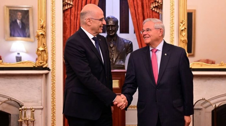 Μήνυμα Μενέντεζ για τουρκική επιθετικότητα, παραβιάσεις & ΑΟΖ