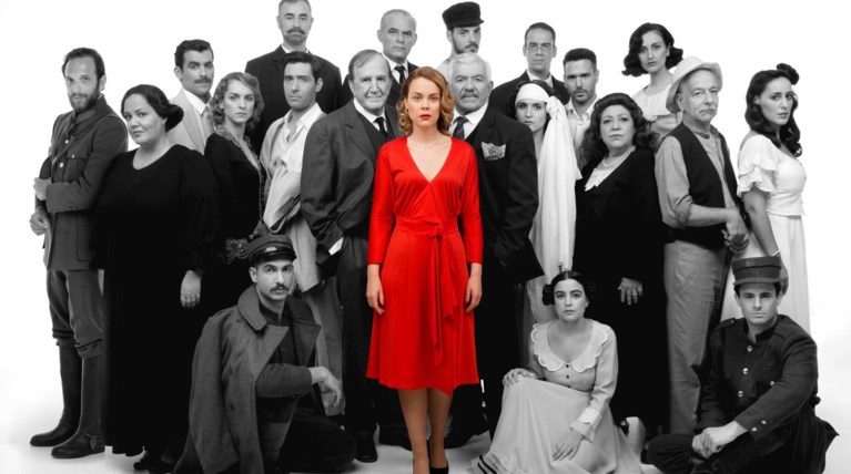 Η Λένα Παπαληγούρα γίνεται η Δασκάλα με τα Χρυσά Μάτια