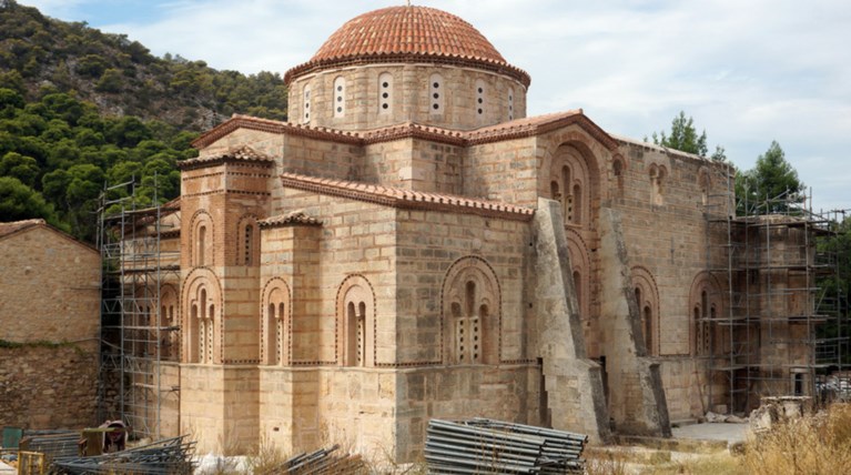 Κλειστή η Μονή Δαφνίου λόγω προβλημάτων από το σεισμό