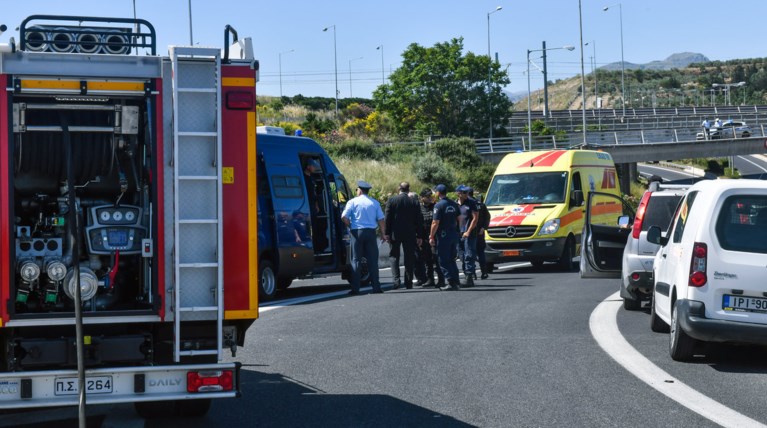Ηράκλειο: Επιχείρηση για οικογένεια που εγκλωβίστηκε  μετά από τροχαίο