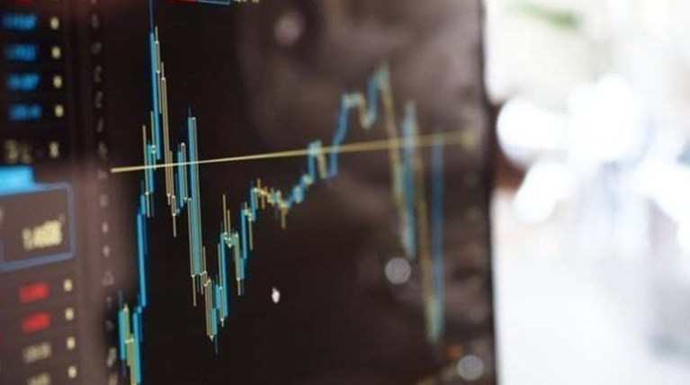 ΕΥ: Επενδύσεις στην Ελλάδα, αν αντιμετωπιστούν σειρά από κρίσιμα ζητήματα
