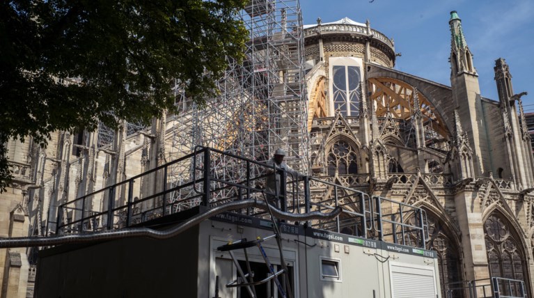 Ο καύσωνας απειλεί με κατάρρευση την Παναγία των Παρισίων