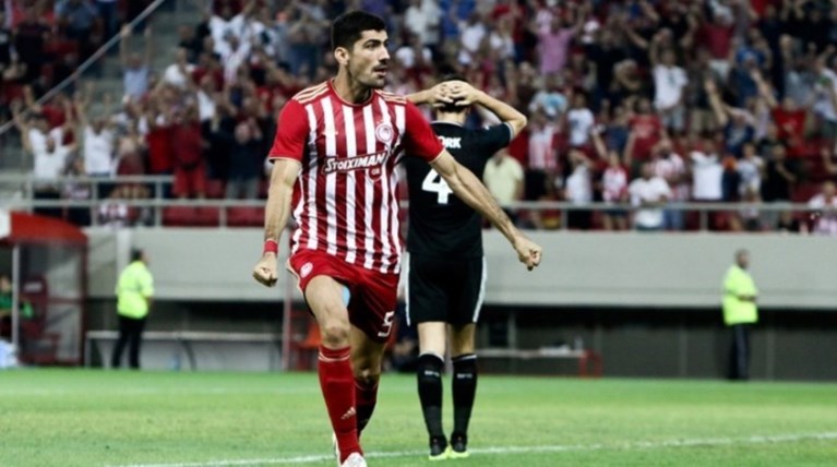 Ανανέωσε ο Μπουχαλάκης