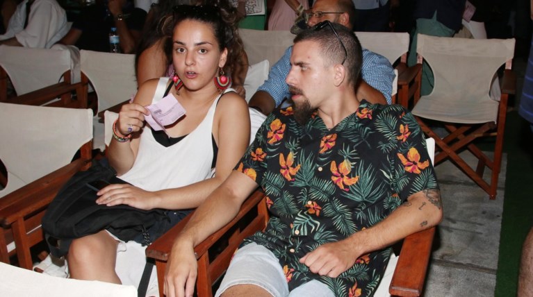 Η Ζένια Μπονάτσου είναι πολύ ερωτευμένη και συγκατοικεί με νεαρό ηθοποιό
