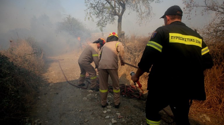 Μπαράζ πυρκαγιών σε Αττική, Φθιώτιδα, Ιτέα και Λάρισα