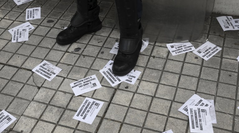 Παρέμβαση Ρουβίκωνα σε κατάστημα κινητής τηλεφωνίας στον Κεραμεικό