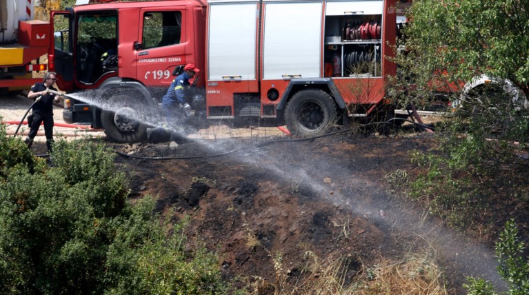Υπο μέρικο έλεγχο η πυρκαγιά στον Κοκκιναρά Κηφισιάς