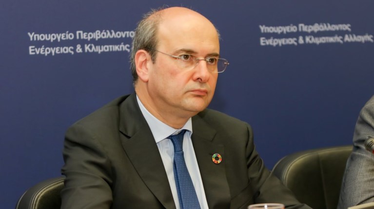Χατζηδάκης: «Η ΔΕΗ την βγάζει δεν την βγάζει..»