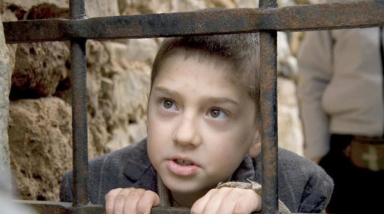 Ο μικρός "Δημήτρης" από το "Νησί" είναι πια 19 χρονών- Θα τον αναγνωρίζατε;