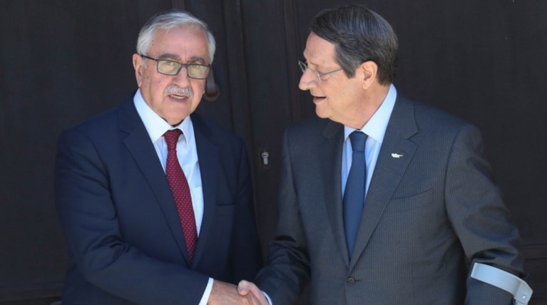 Συνάντηση Αναστασιάδη - Ακιντζί στη σκιά νέων τουρκικών απειλών